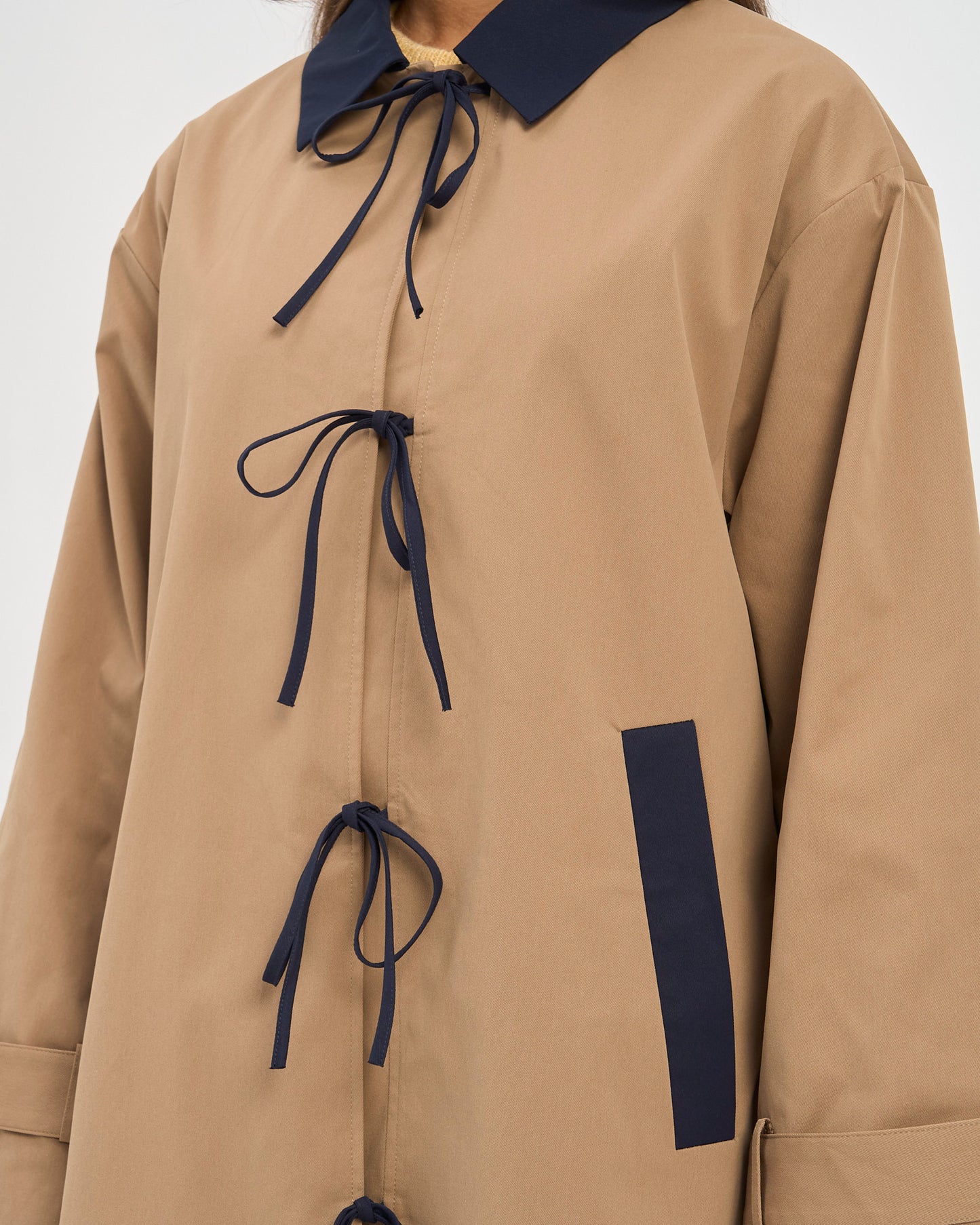 TIE DETAIL CONTRAST COAT